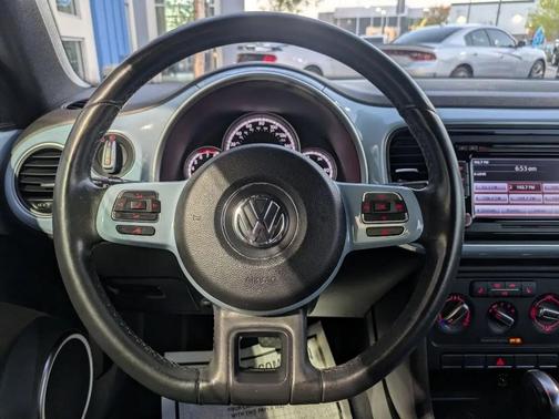 2015 Volkswagen Beetle Auto 1.8T w/Tech