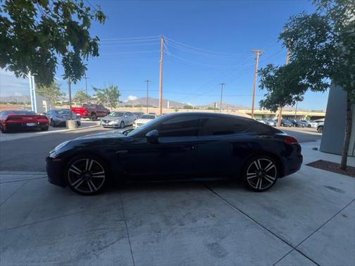 2016 Porsche Panamera 4