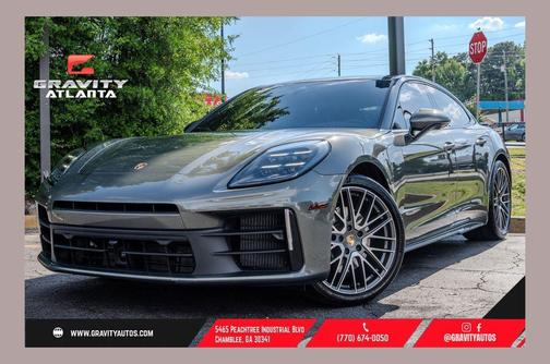 Aventurine Green Metallic 2025 Porsche Panamera