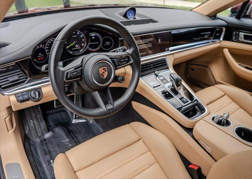 2022 Porsche Panamera E-Hybrid 4