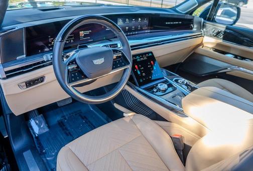 2025 Cadillac Escalade IQ Luxury 2