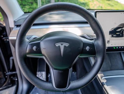 2024 Tesla Model Y Long Range Dual Motor All-Wheel Drive