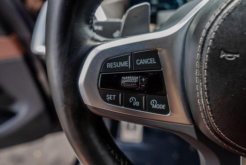 Carbon Black Metallic 2024 BMW X7 xDrive40i