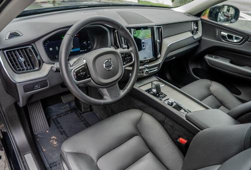 Onyx Black Metallic 2025 Volvo XC60 B5 Plus