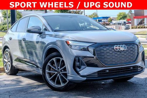 2022 Audi e-tron Premium Plus