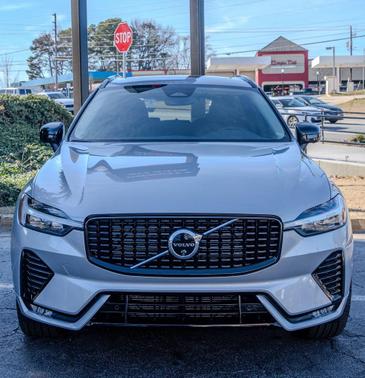 2025 Volvo XC60 B5 Plus