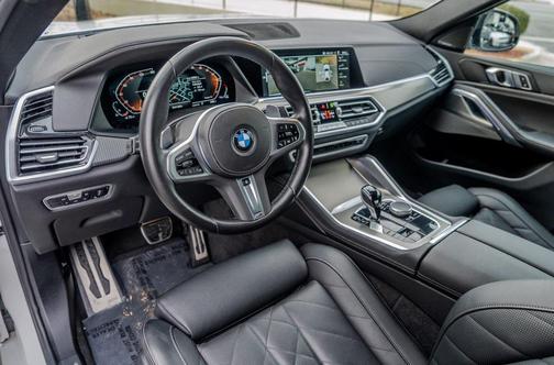 2023 BMW X6 xDrive40i