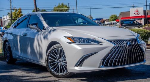 2023 Lexus ES 300h Base