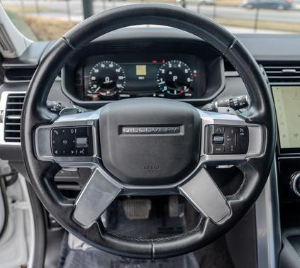 2023 Land Rover Discovery P300 S
