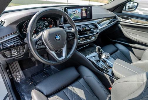 2023 BMW 530 i