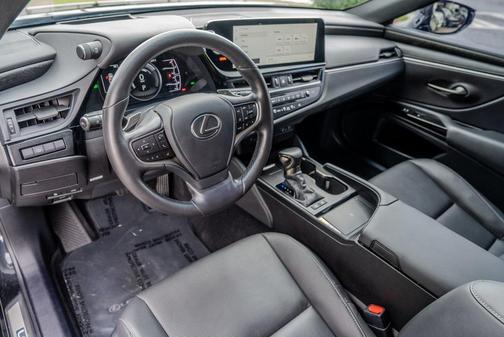 2024 Lexus ES 300h Base