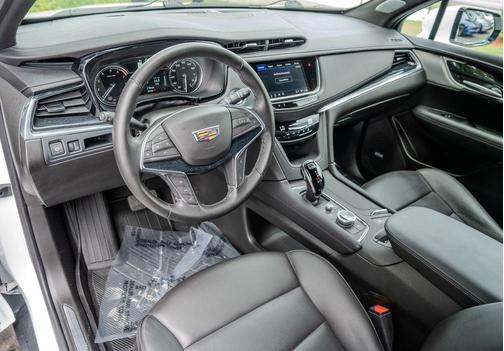 Crystal White Tricoat 2024 Cadillac XT5 Premium Luxury