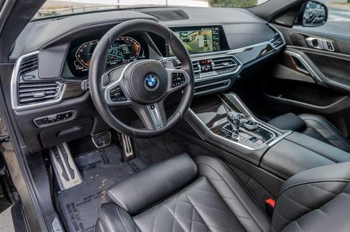 2023 BMW X6 xDrive40i