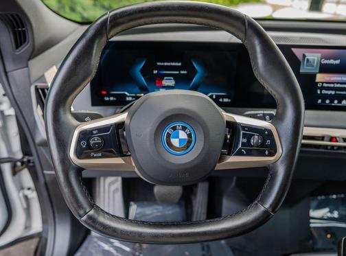 Alpine White 2024 BMW iX xDrive50