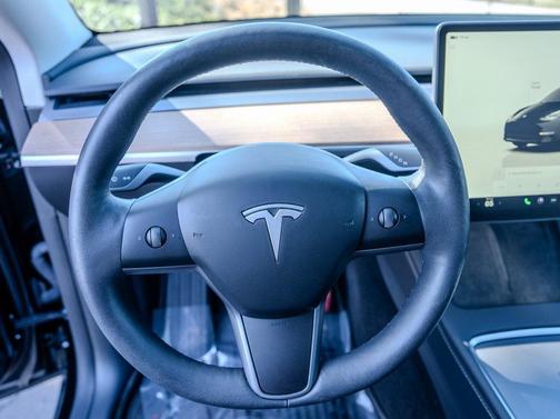 2024 Tesla Model Y Long Range Single Motor Rear-Wheel Drive