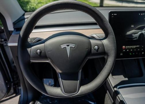 2024 Tesla Model Y Long Range Dual Motor All-Wheel Drive