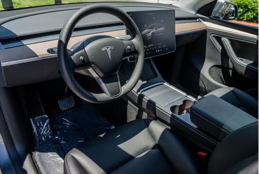 2024 Tesla Model Y Long Range Dual Motor All-Wheel Drive
