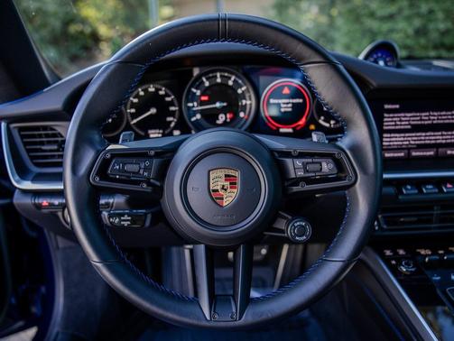 2022 Porsche 911 Carrera