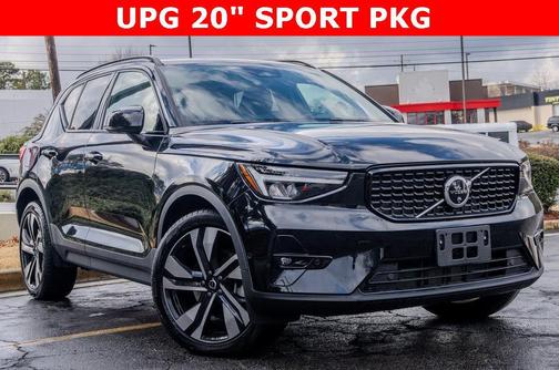 2025 Volvo XC40 B5 Plus Dark Theme