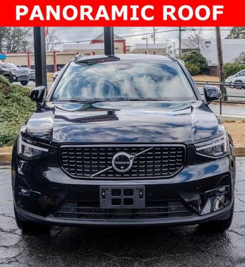 2025 Volvo XC40 B5 Plus Dark Theme