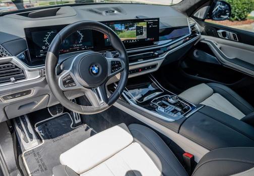 2025 BMW X7 M60i