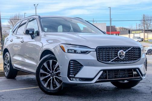 2025 Volvo XC60 B5 Plus