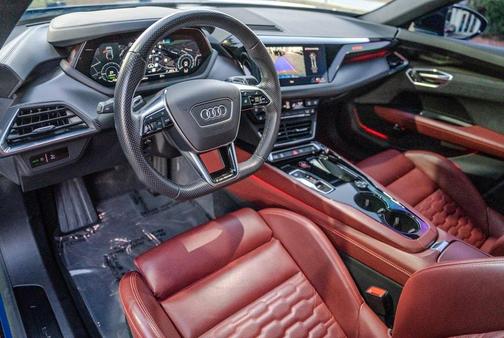 2023 Audi e-tron GT Premium Plus quattro