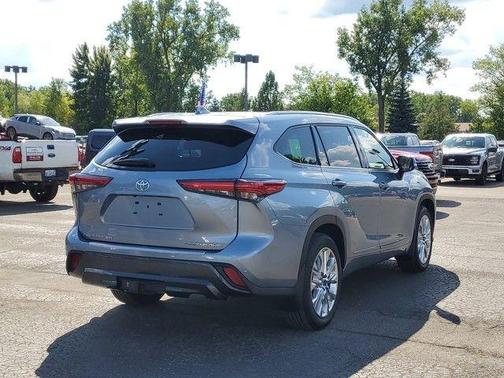 2022 Toyota Highlander Limited