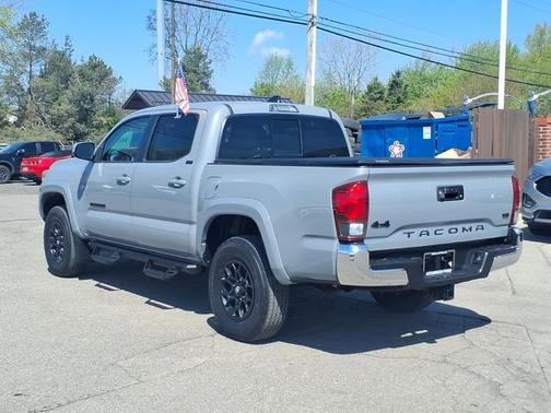Cement 2021 Toyota Tacoma SR5