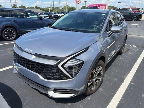 Everlasting Silver 2024 Kia Sportage EX