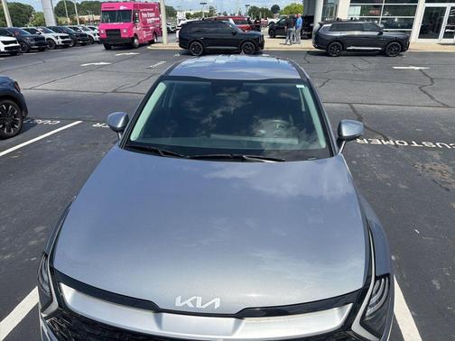 Everlasting Silver 2024 Kia Sportage EX