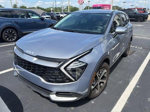 Everlasting Silver 2024 Kia Sportage EX