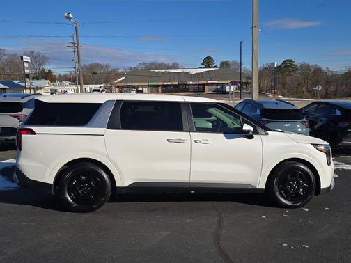 2026 Kia Carnival LXS