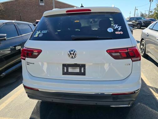 2018 Volkswagen Tiguan 2.0T SEL Premium
