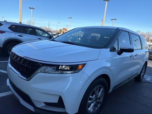 2023 Kia Carnival LX