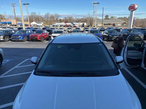 2023 Kia Carnival LX