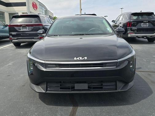 Aurora Black Pearl 2026 Kia K4 LX