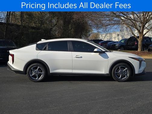 Snow White Pearl 2026 Kia K4 LX