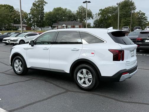 2026 Kia Sorento LX