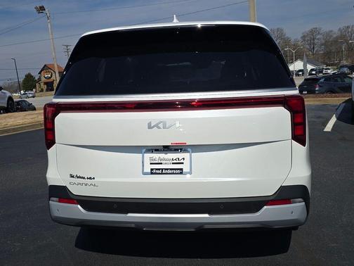 2026 Kia Carnival LX