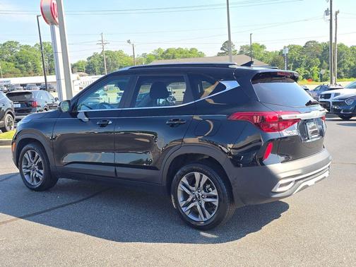 Cherry Black 2023 Kia Seltos S
