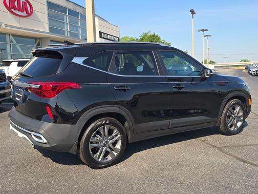 Cherry Black 2023 Kia Seltos S