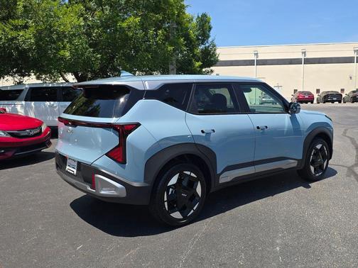Blue Frost 2027 Kia Seltos S