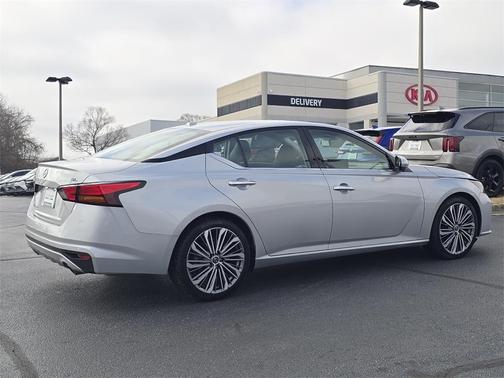 2023 Nissan Altima 2.5 SL