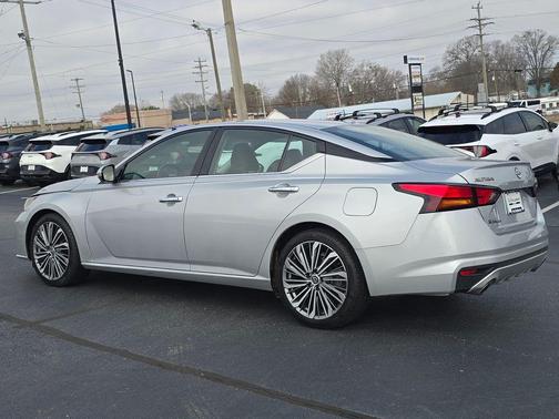 2023 Nissan Altima 2.5 SL