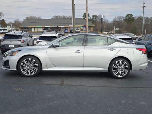 2023 Nissan Altima 2.5 SL