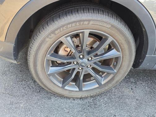 Magnetic 2018 Ford Explorer XLT