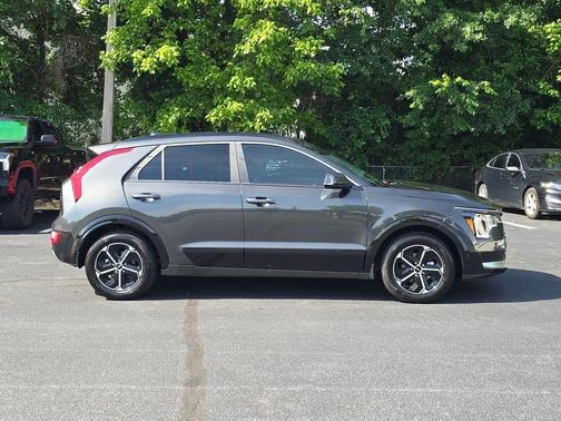 Gray 2026 Kia Niro SX