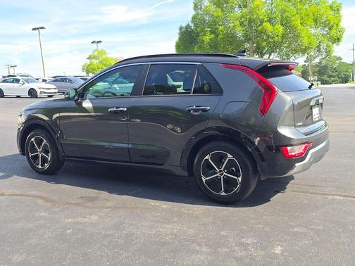Gray 2026 Kia Niro SX
