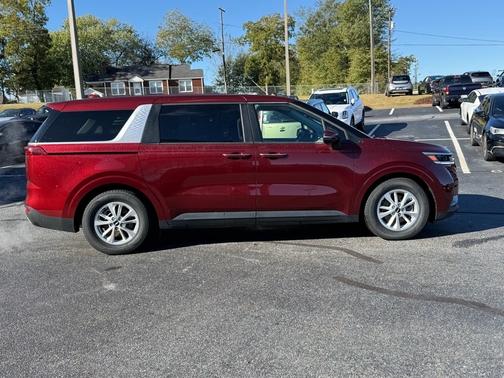 2024 Kia Carnival LX